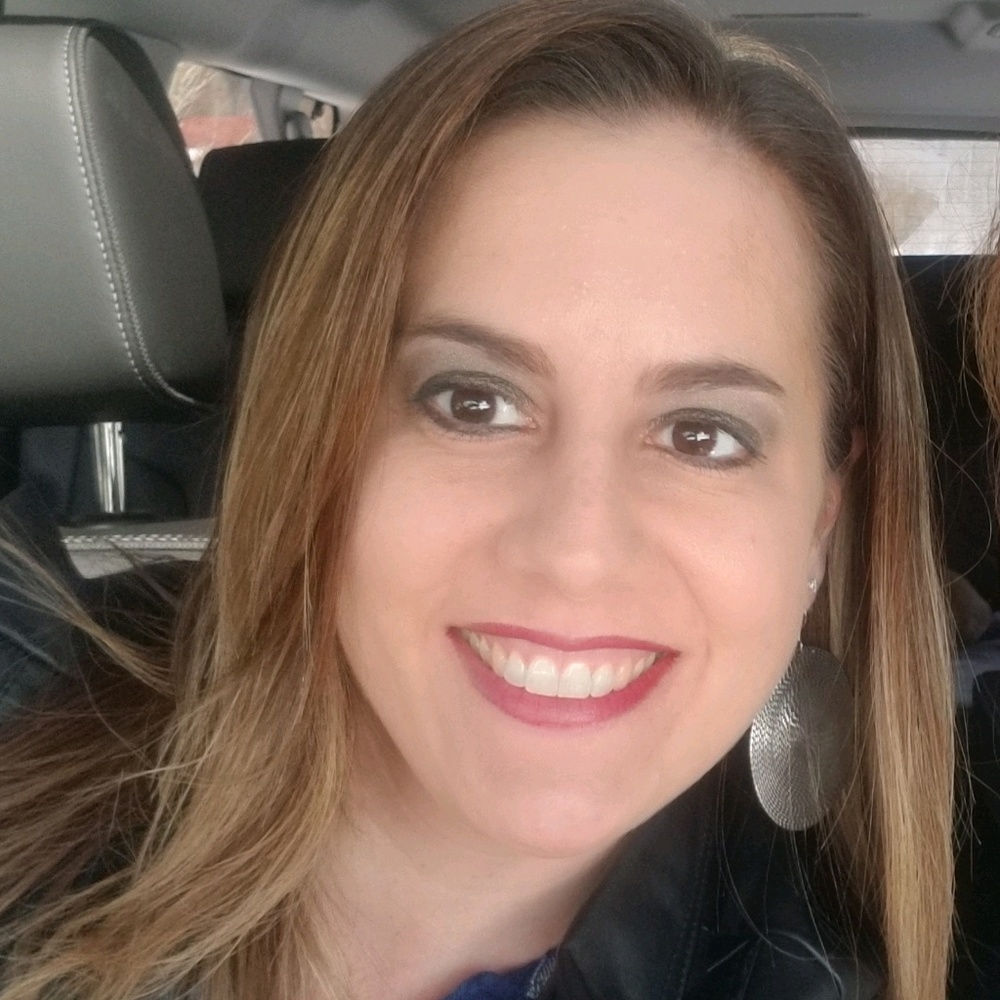 Meet your Posher, Dena